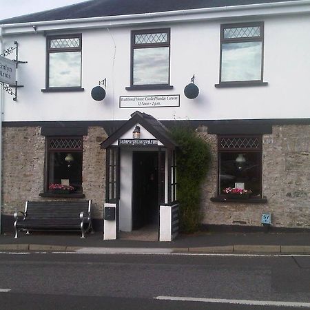 Bed and Breakfast Emlyn Arms Llanarthney Esterno foto