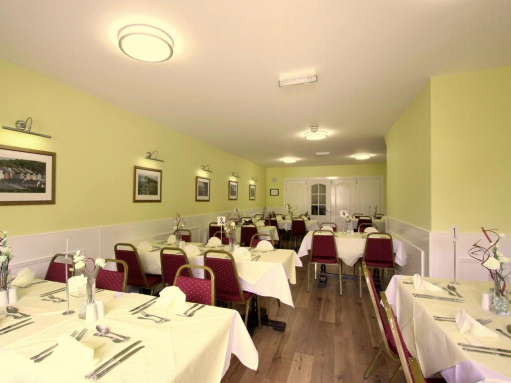 Bed and Breakfast Emlyn Arms Llanarthney Esterno foto
