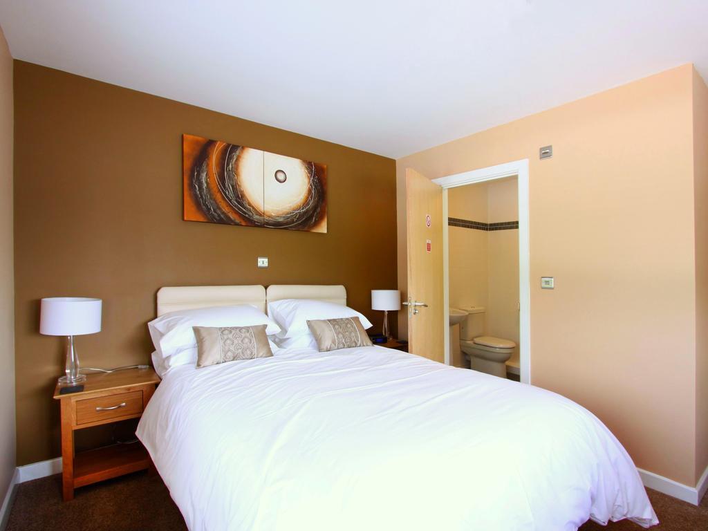 Bed and Breakfast Emlyn Arms Llanarthney Esterno foto